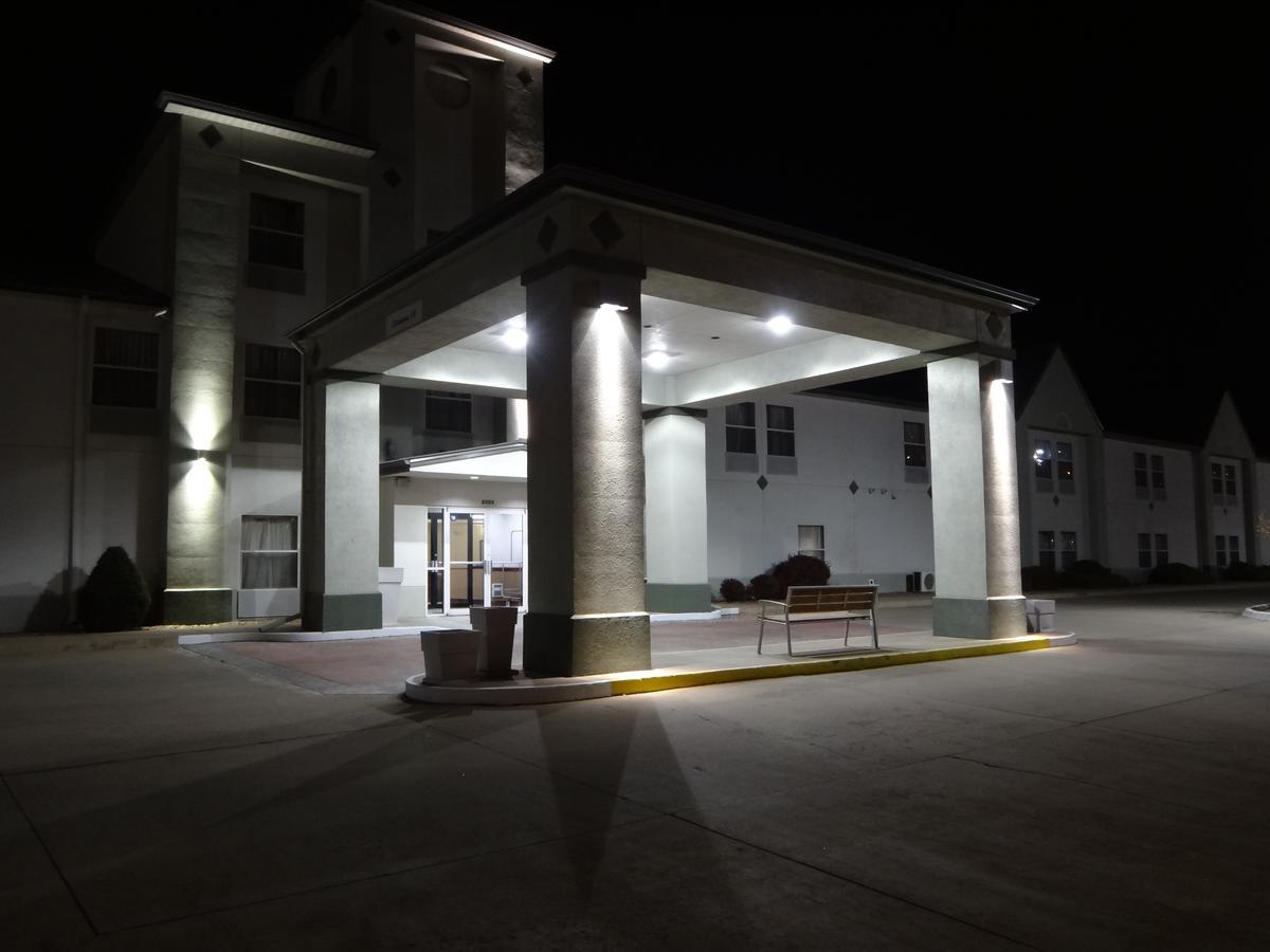 Windsor Inn & Suites Dodge City Buitenkant foto