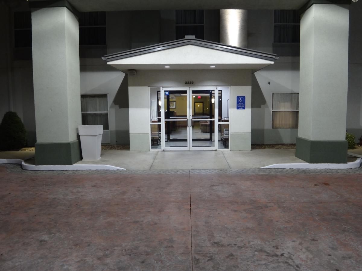 Windsor Inn & Suites Dodge City Buitenkant foto