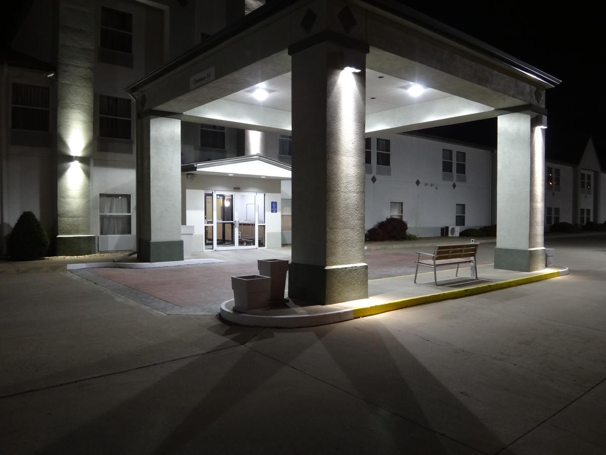 Windsor Inn & Suites Dodge City Buitenkant foto