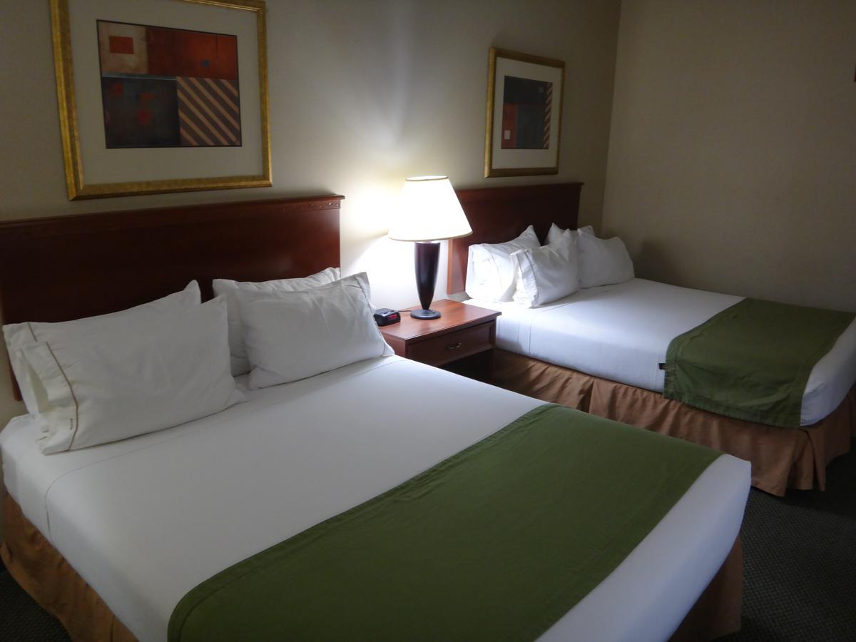 Windsor Inn & Suites Dodge City Buitenkant foto