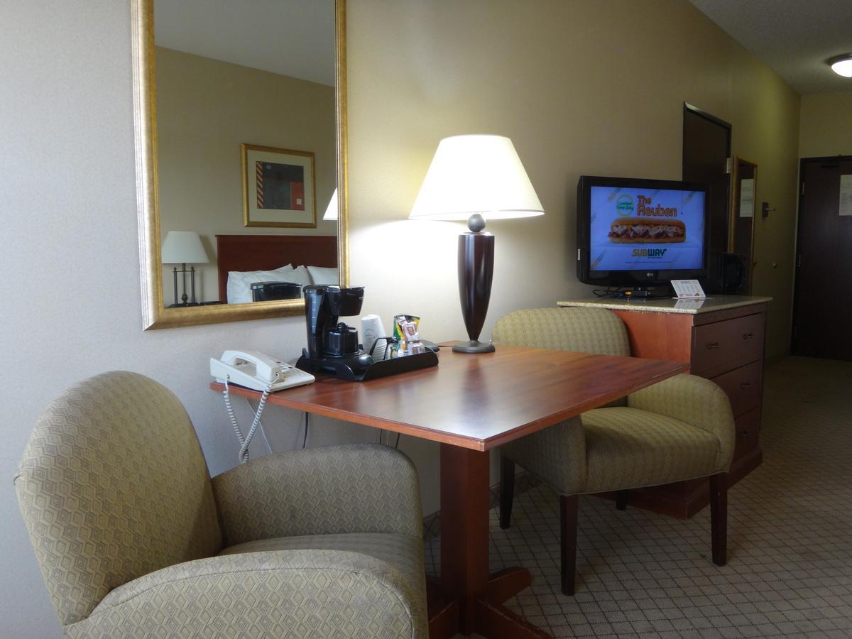 Windsor Inn & Suites Dodge City Buitenkant foto